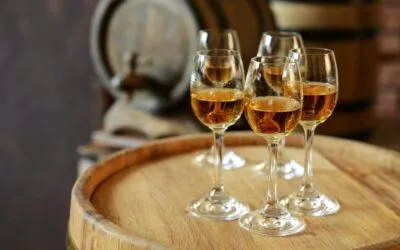 Passiti, ovvero il “vin bòn” per accompagnare frìtoe, galani, cròstoi, favette e veneziane