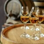 Passiti, ovvero il “vin bòn” per accompagnare frìtoe, galani, cròstoi, favette e veneziane