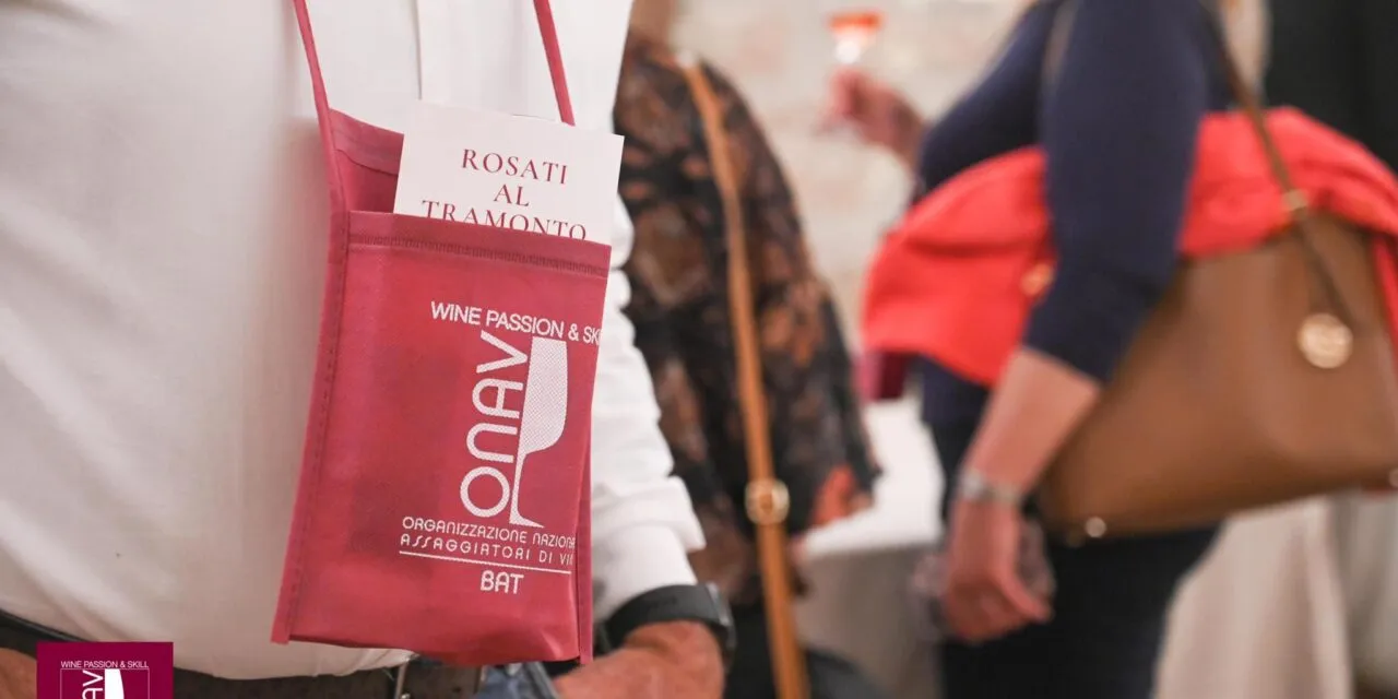Rosati al tramonto, lunedì 19 maggio a Trani 52 cantine della Puglia presentano i loro vini