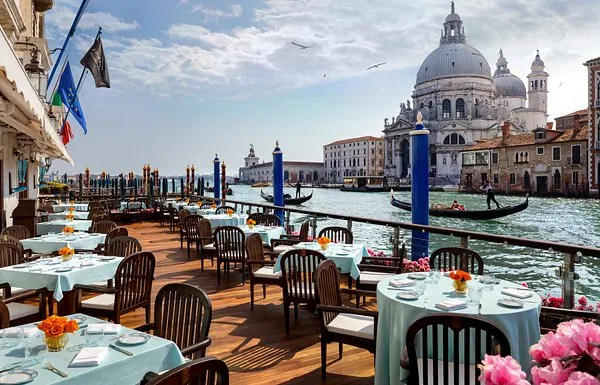 Vino a Venezia: guida ai posti più esclusivi per brindare come Jeff Bezos